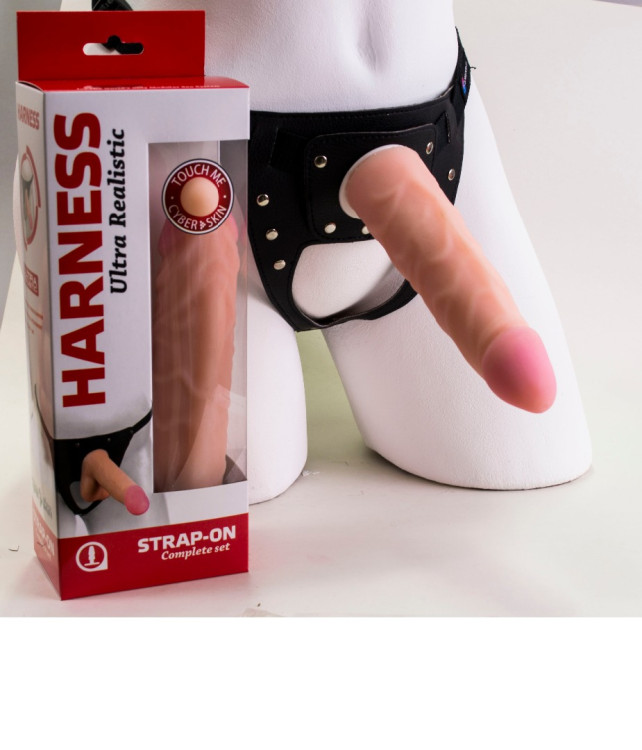 Фаллоимитатор Harness на трусиках 730403